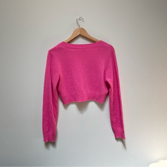 Cropped Pink V-Neck Sweater - Picture 2 of 2